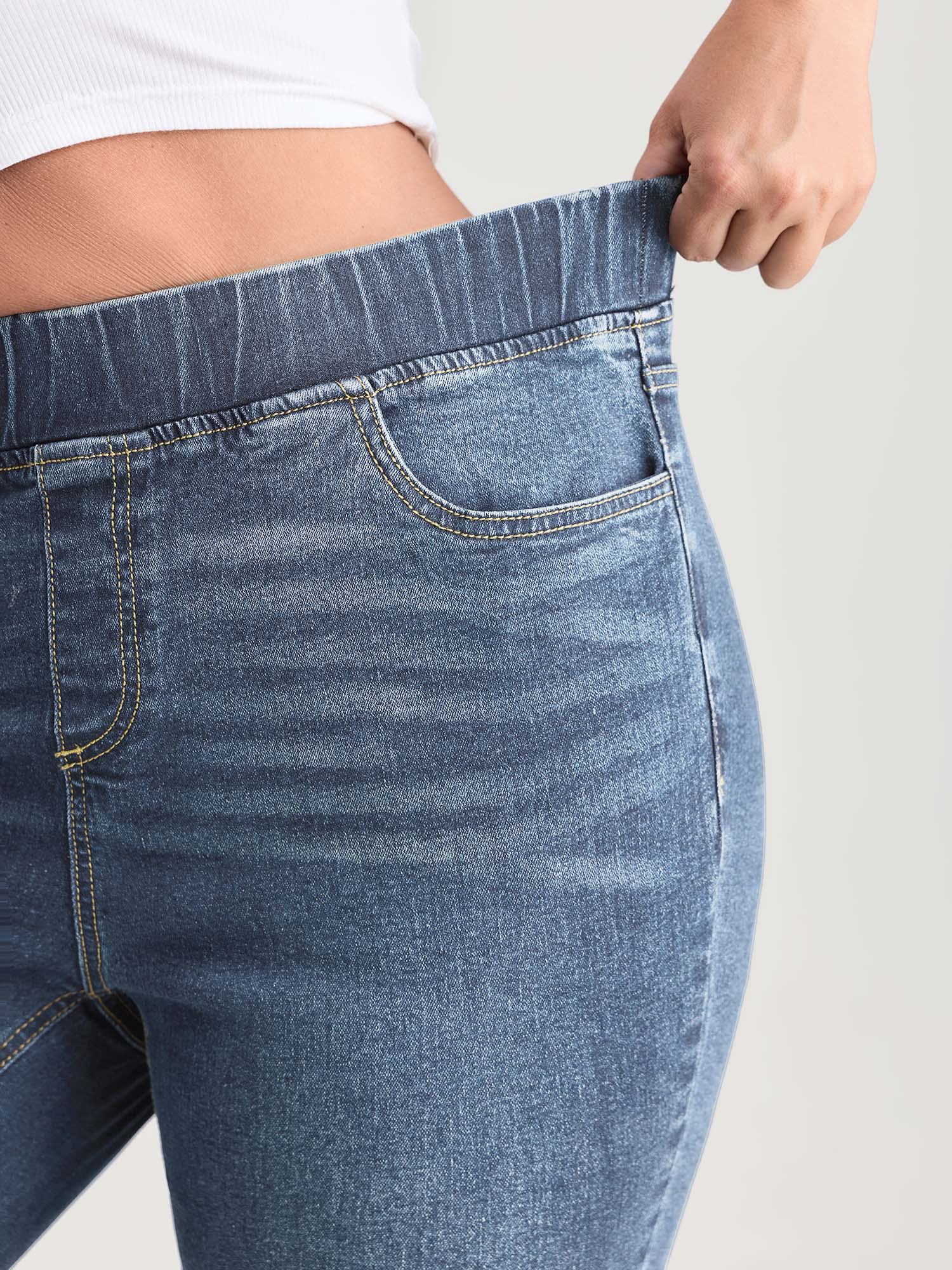 Pull-On Stretchy Waist Skinny-Fit Capri Jeans