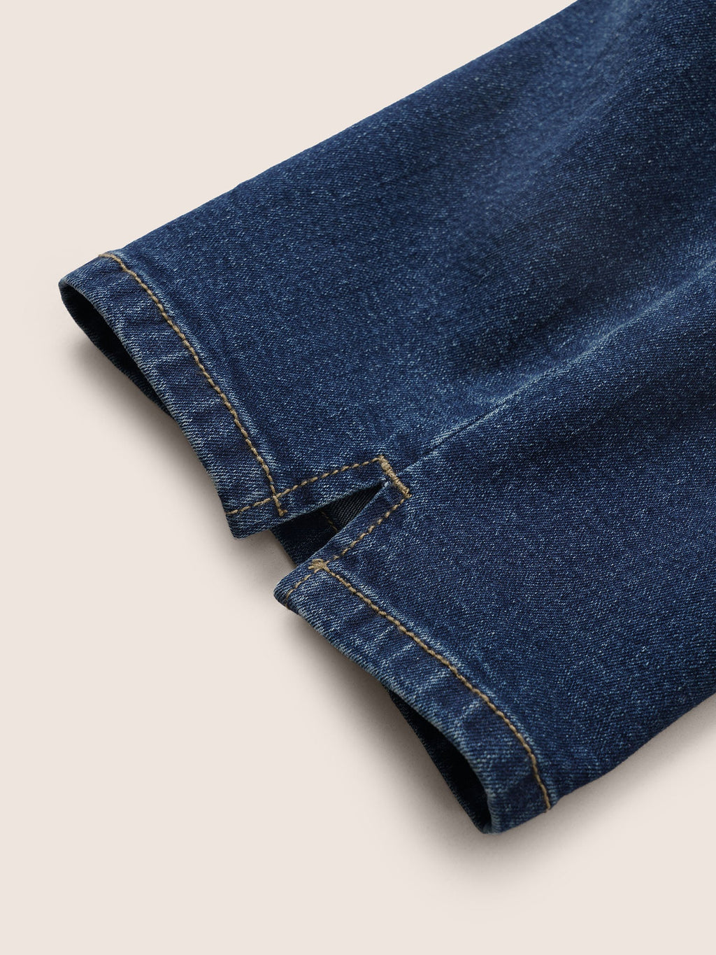 Pull-On Stretchy Waist Skinny-Fit Capri Jeans