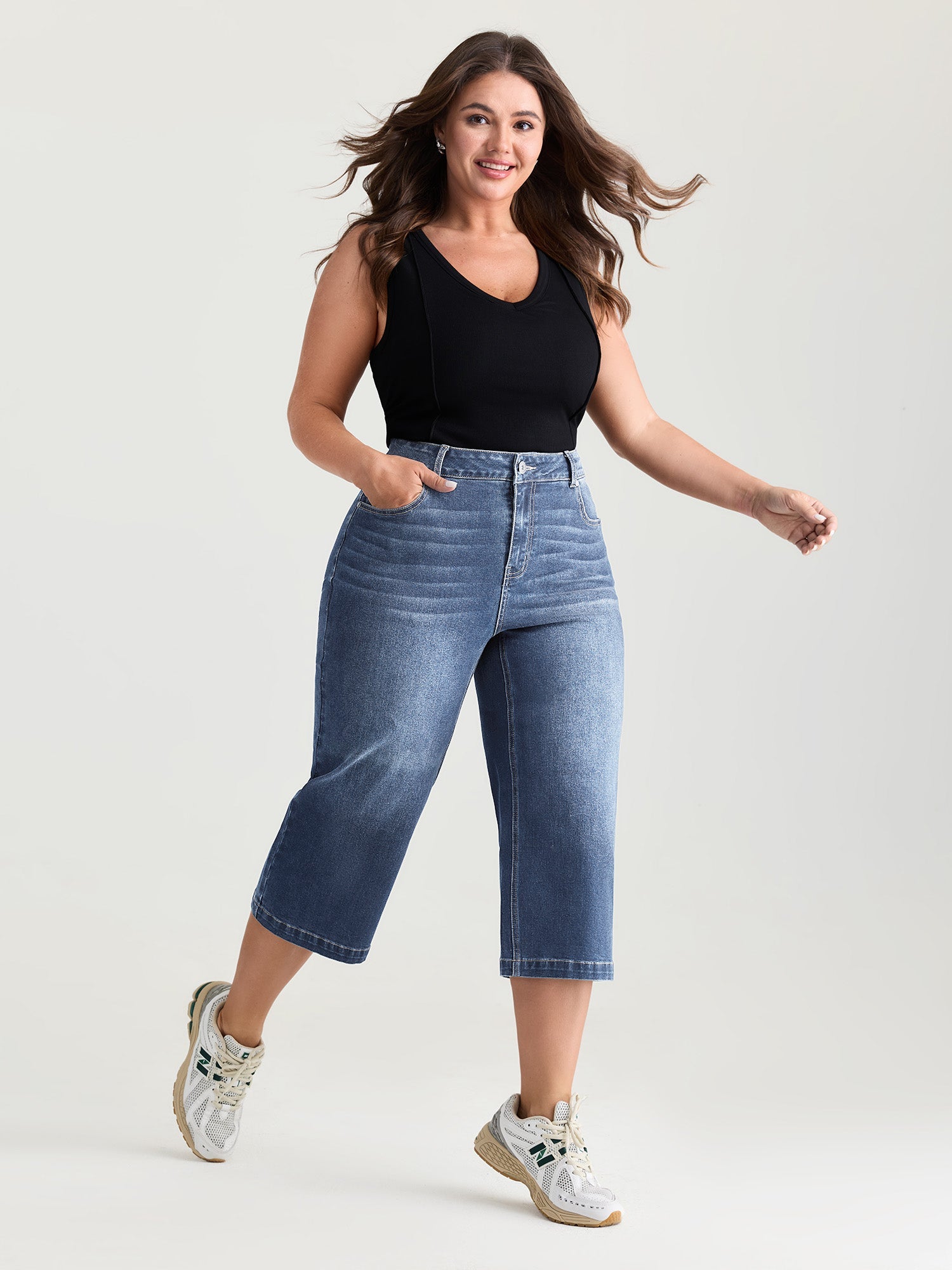 Classic Wide-Leg Capri Jeans