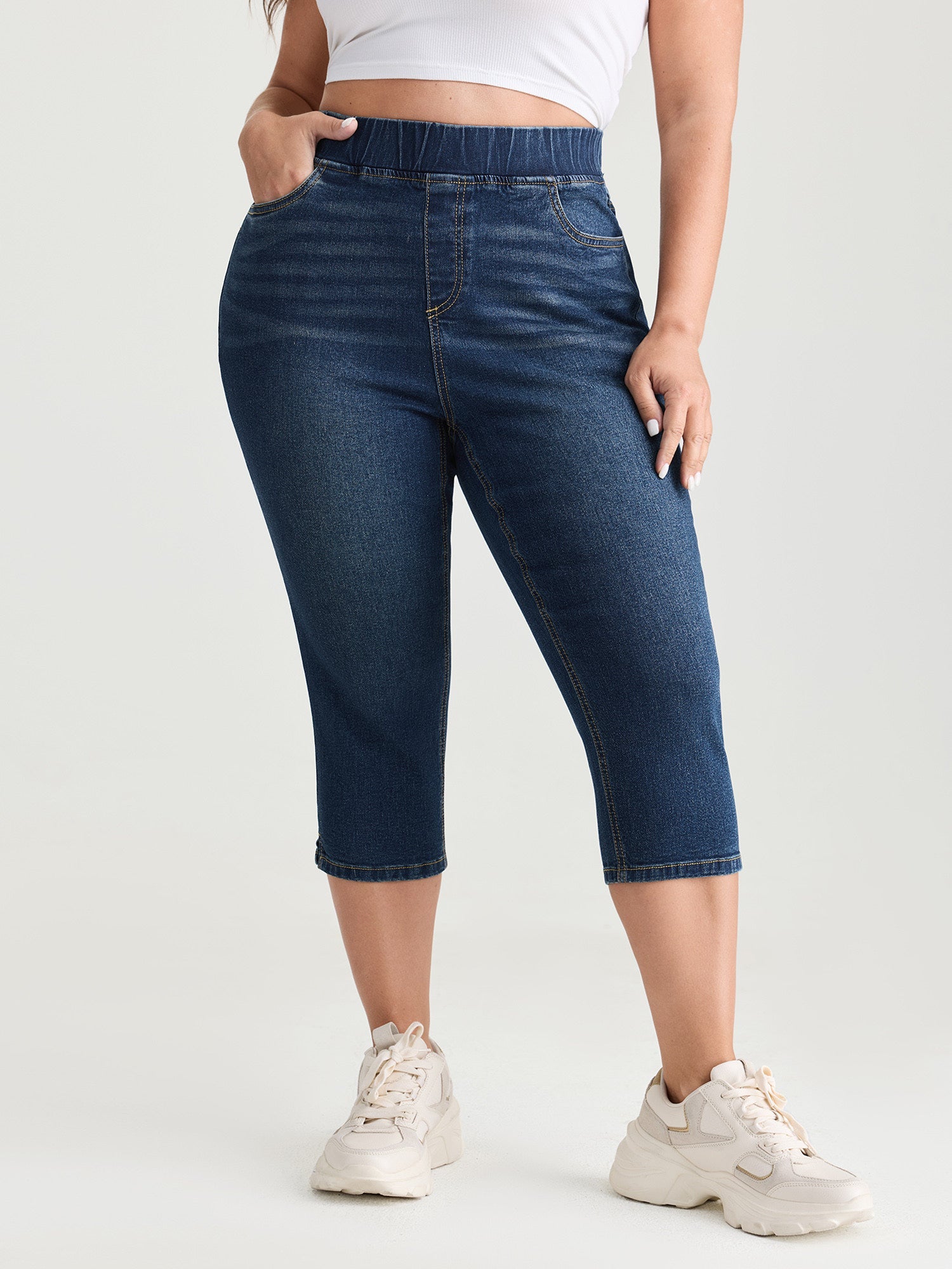 Pull-On Stretchy Waist Skinny-Fit Capri Jeans